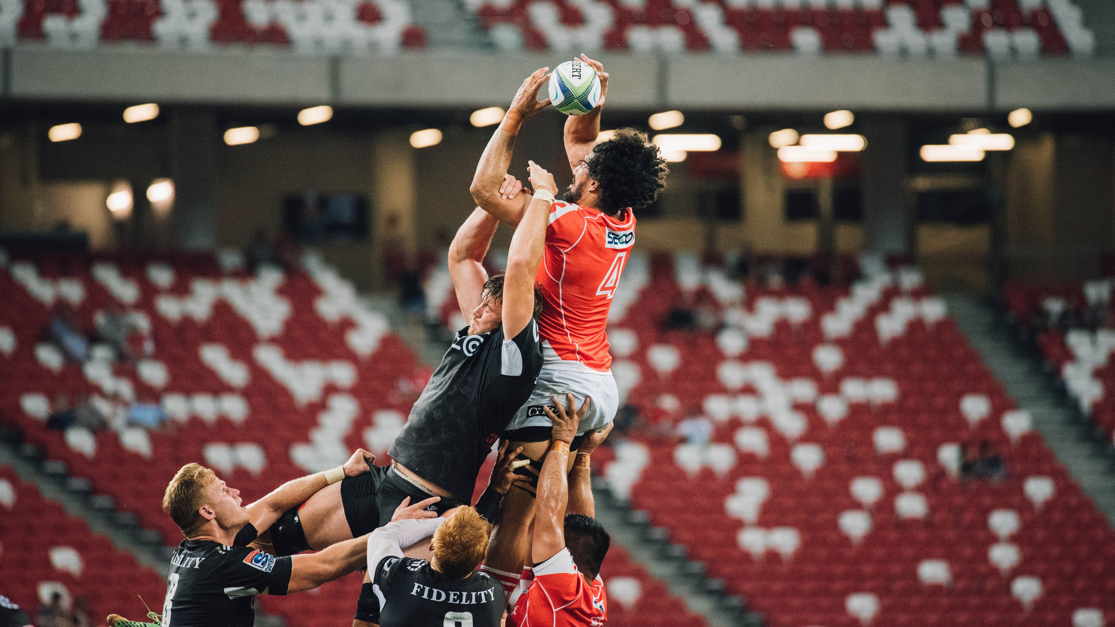 青少年足球比赛现场精彩纷呈，团队合作与个人能力齐飞，青少年足球比赛视频