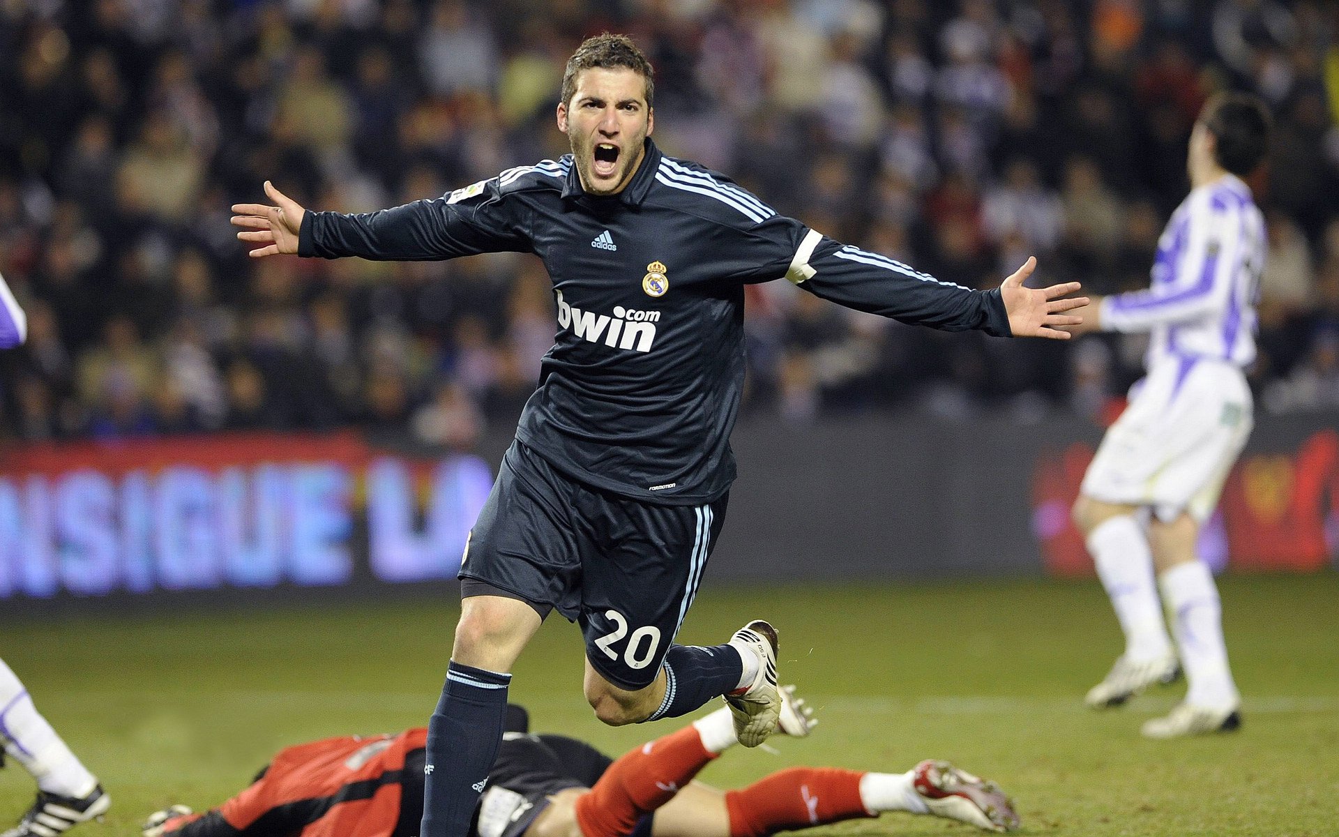 青少年足球普及推广，校园足球掀起新热潮，青少年足球普及知识